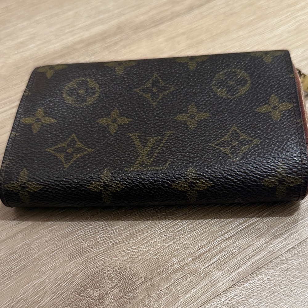 Louis Vuitton Vintage Monogram Wallet - Picture 11 of 11